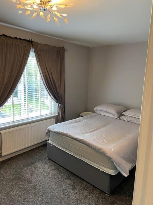 Garland Way 2 Bed House Sheffield Free Parking 5 Min From M1 Villa Mosborough Kültér fotó